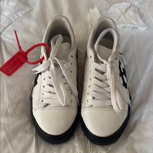 Off-White Sneakers